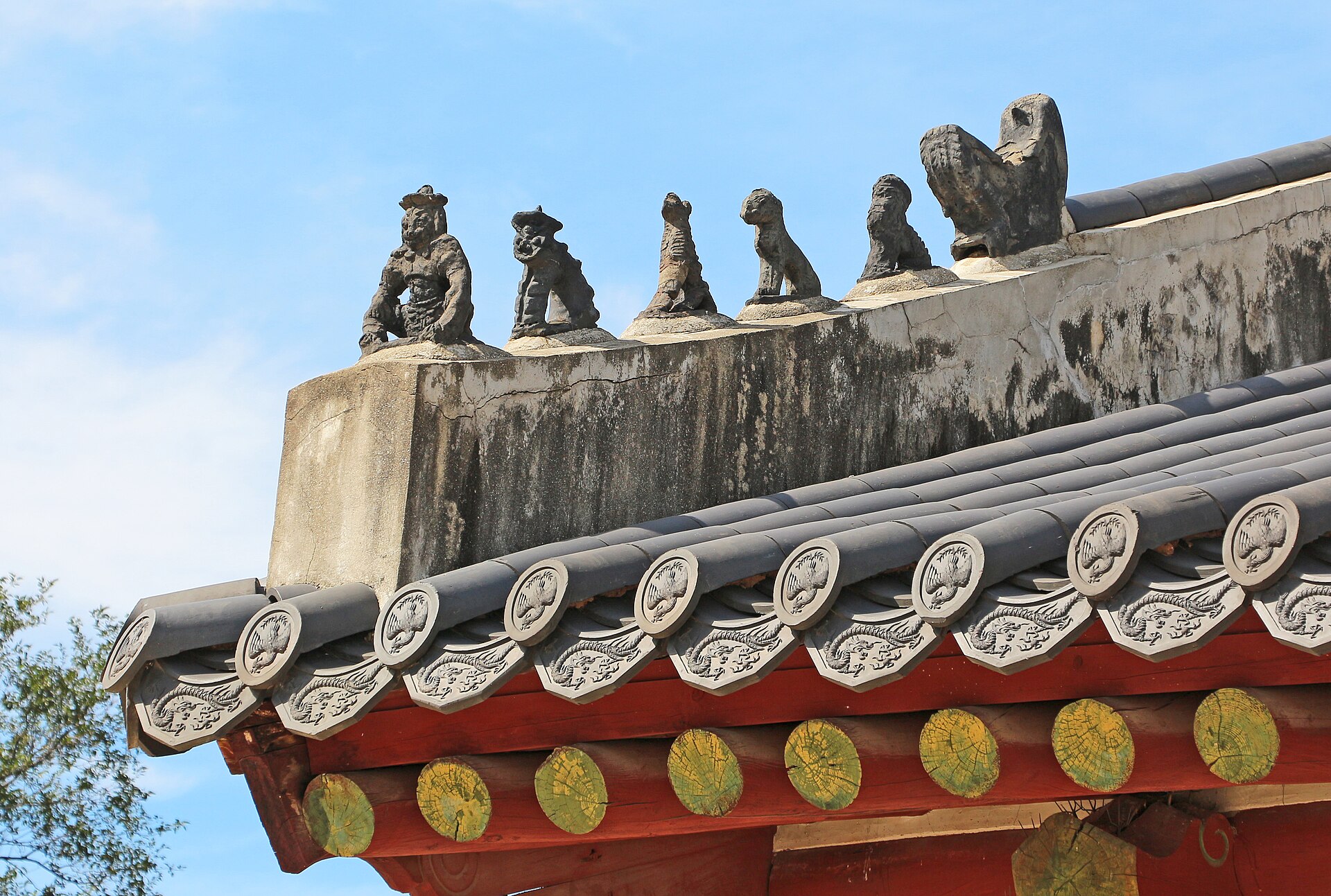 Roof detail offers a second scale of observation.