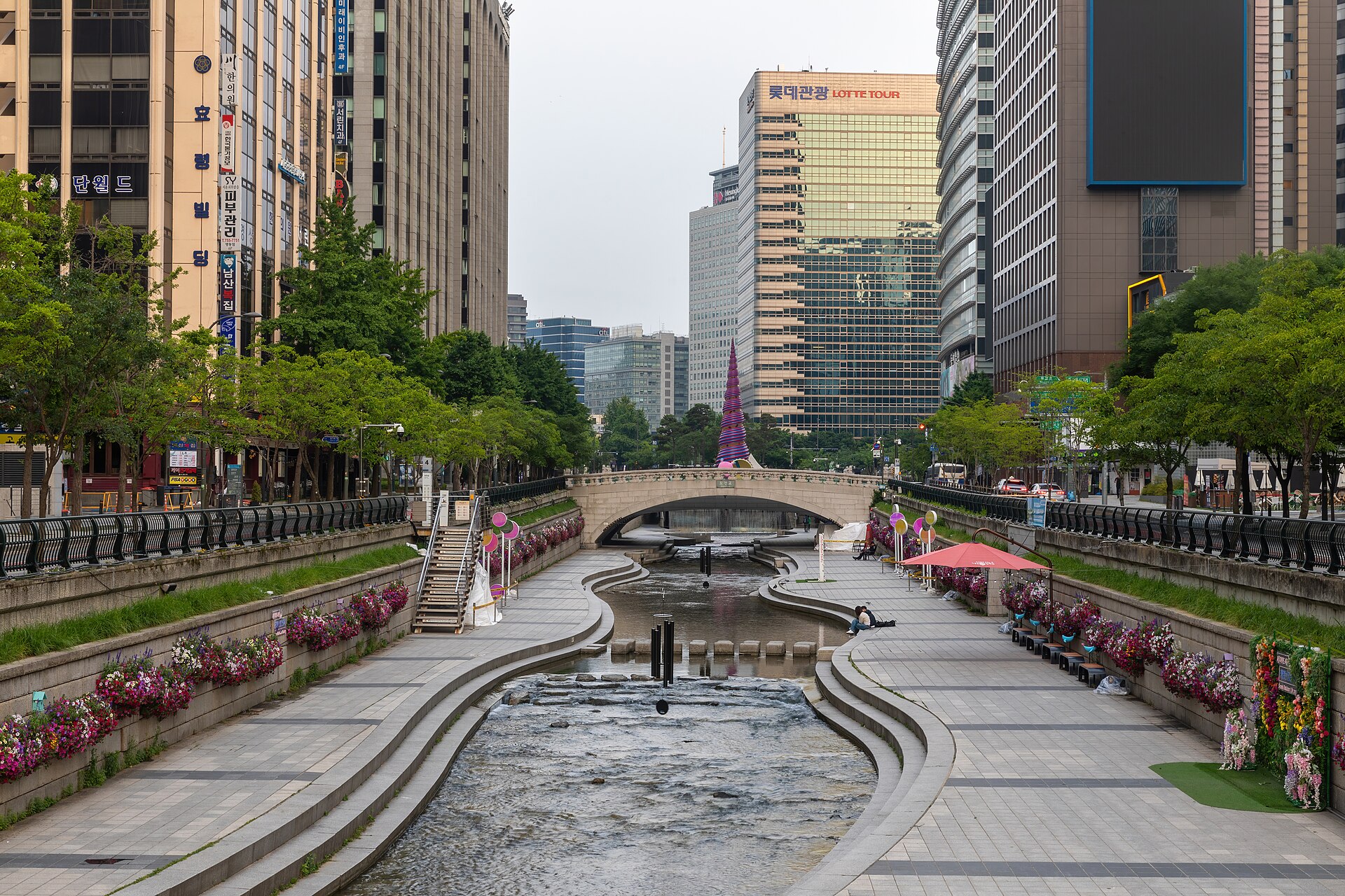 The stream, steps and surrounding city blocks.