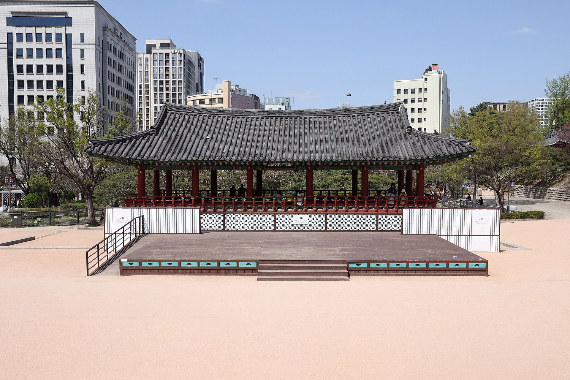 The exterior of the Namsan Gukakdang venue.