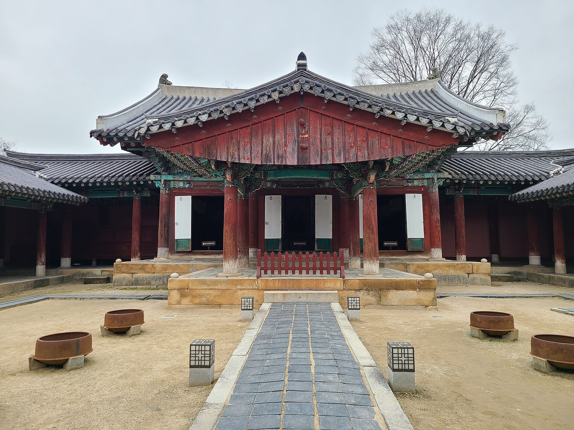 Main shrine building at Gyeonggijeon