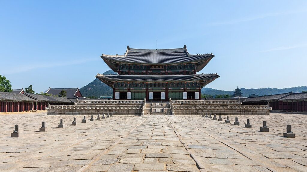 Geunjeongjeon courtyard photographed in June 2024 by Basile Morin