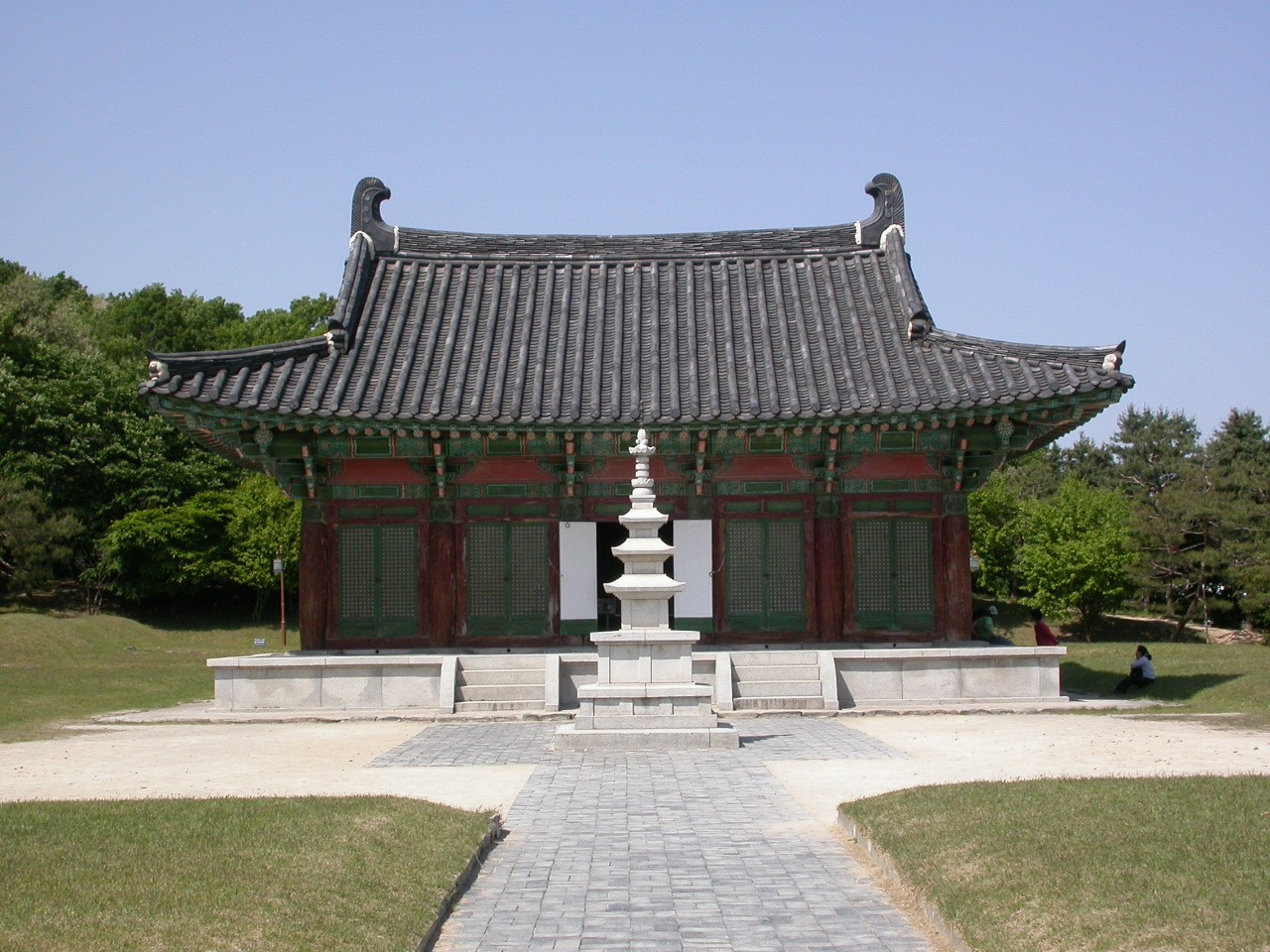 Reconstructed hall and stone pagoda at Heungdeoksa temple site